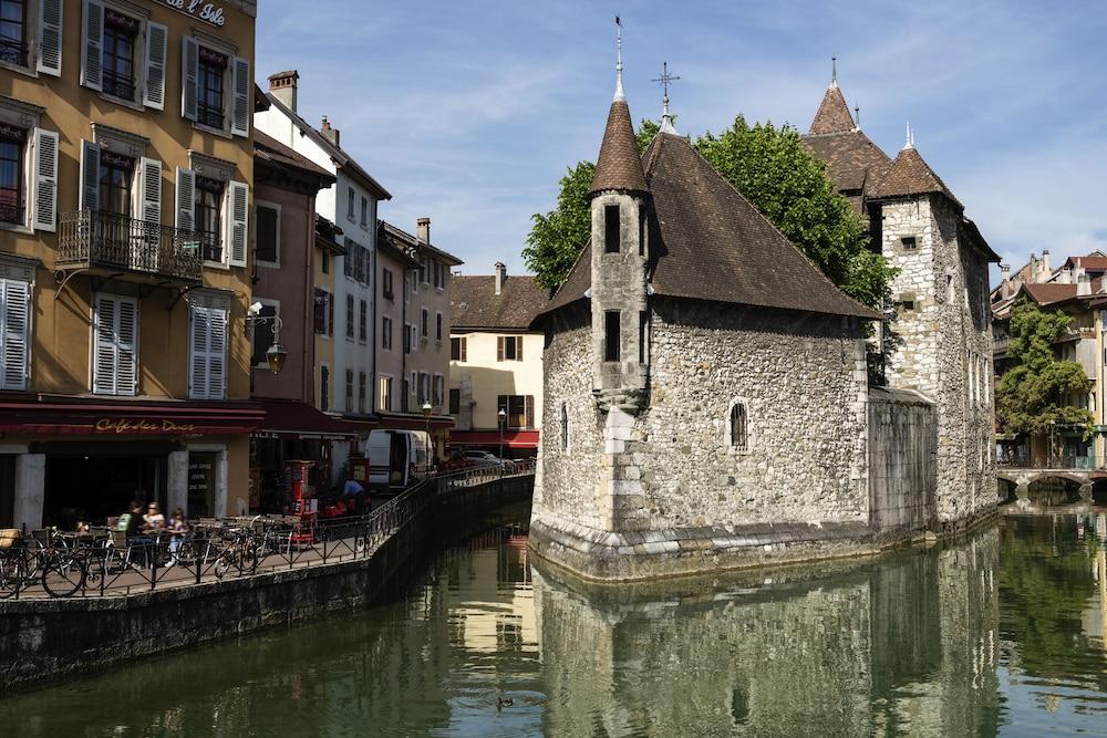 Greet Hotel Annecy Cran-Gevrier Exteriör bild